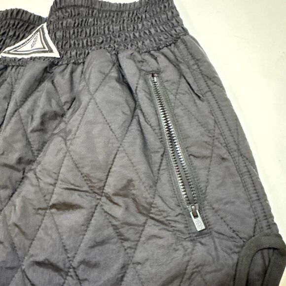 Free People Women FP MOVEMENT Discover Quilted Shorts Sz SMALL Solid Black Zips - Picture 3 of 7